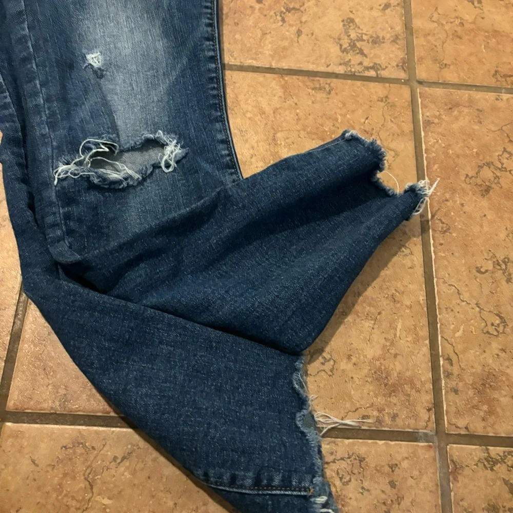 Gap true skinny distressed raw hem jeans size 28S - Picture 2 of 5